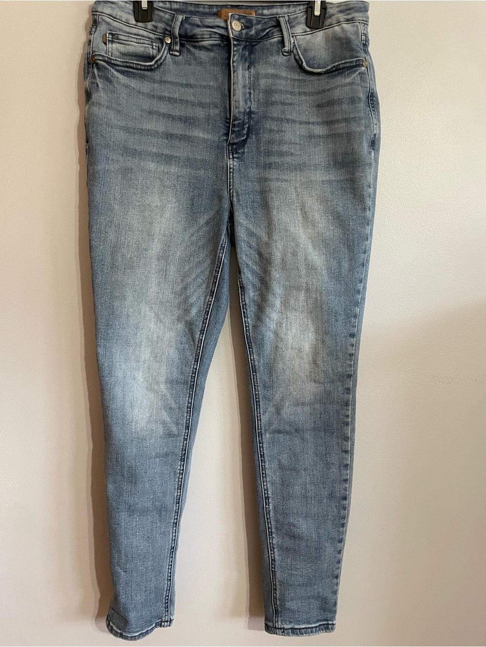 Judy Blue Light Wash Skinny Jeans size 15/32